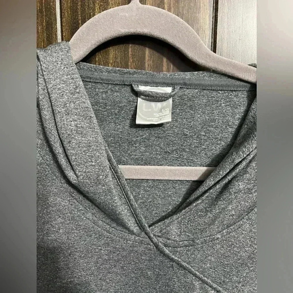 Levelwear Women’s Hoodie. Size: Large - Picture 6 of 9